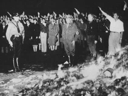 nazi book burning3